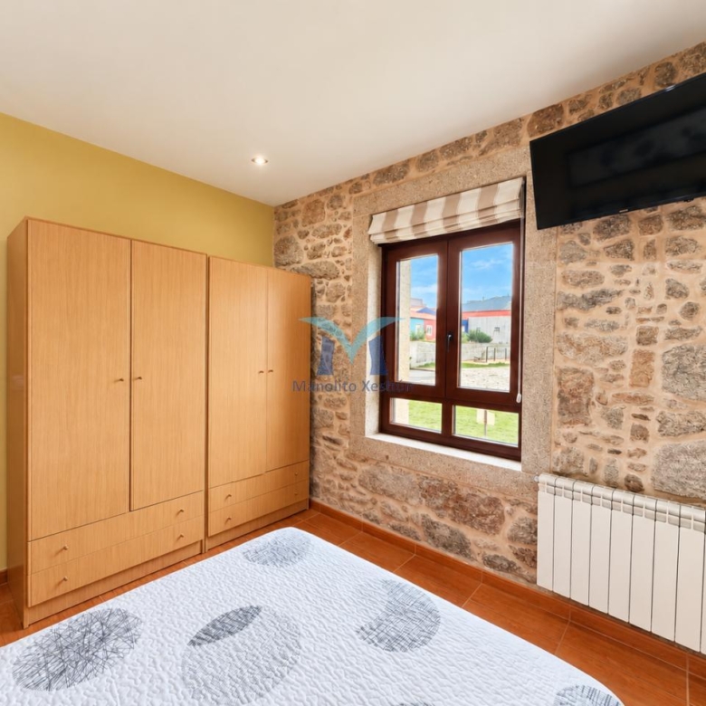 CASA DE PIEDRA AL LADO DEL MAR EN MUXÍA