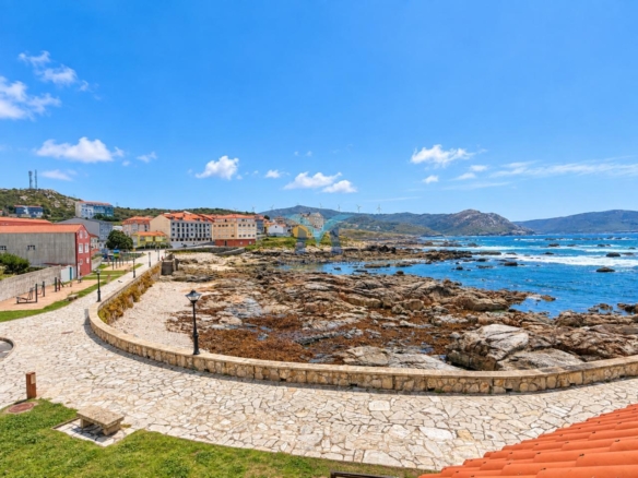CASA DE PIEDRA AL LADO DEL MAR EN MUXÍA