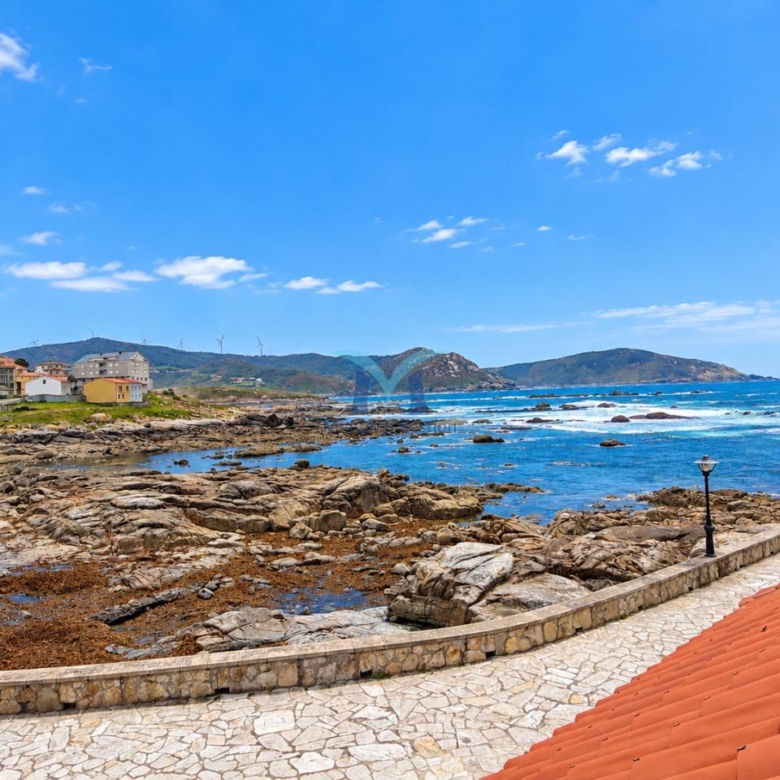 CASA DE PIEDRA AL LADO DEL MAR EN MUXÍA