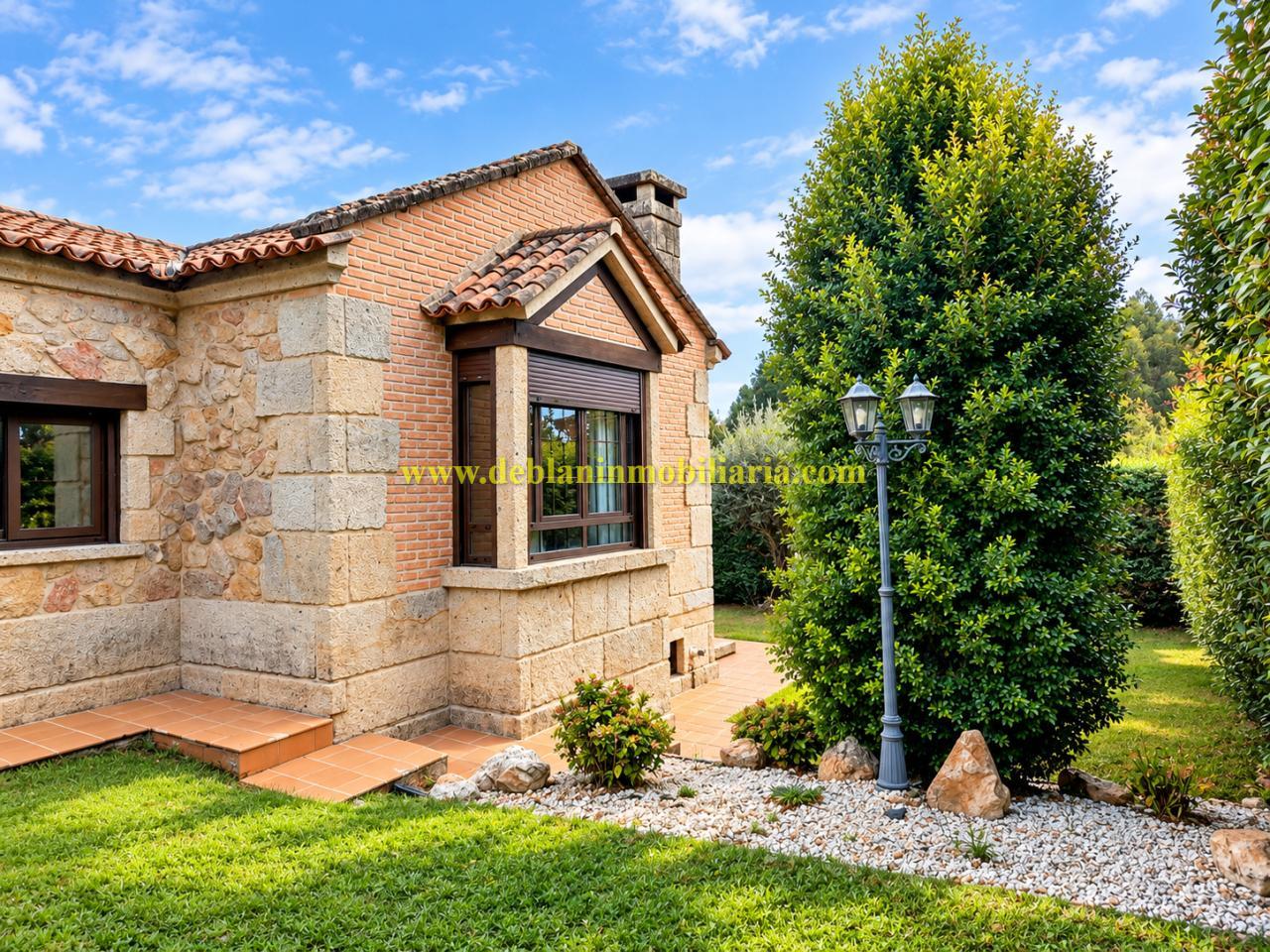 179067194259800046045_179067190523 CHALET DE 202 M2., UBICADO EN LA URBANIZACIÓN POUSA DO BISPO