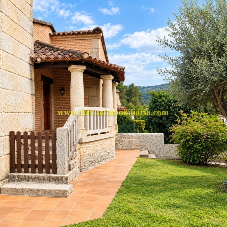 CHALET DE 202 M2.,  UBICADO EN LA URBANIZACIÓN POUSA DO BISPO