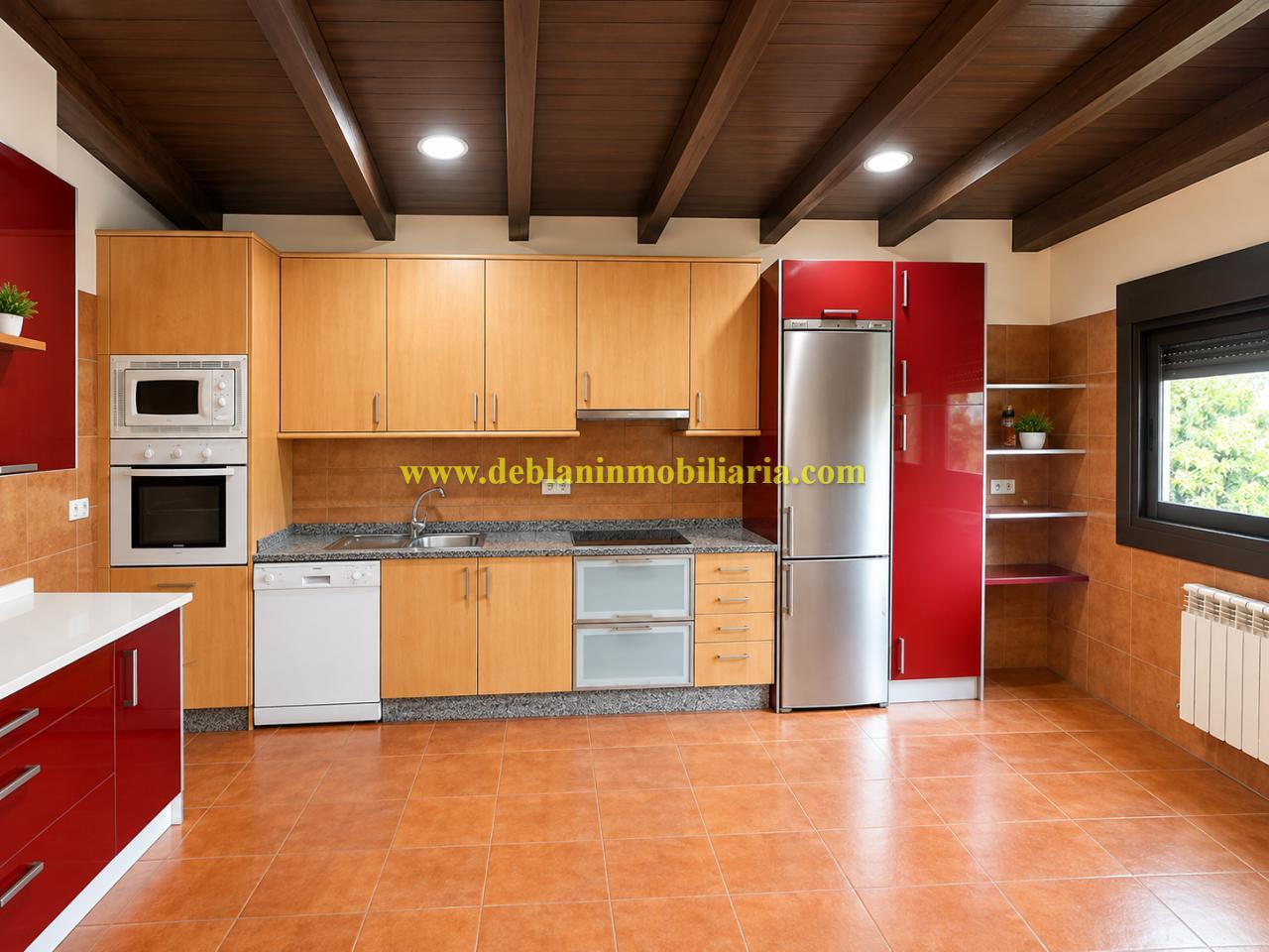 179067195065900046045_179067190566 CHALET DE 202 M2., UBICADO EN LA URBANIZACIÓN POUSA DO BISPO