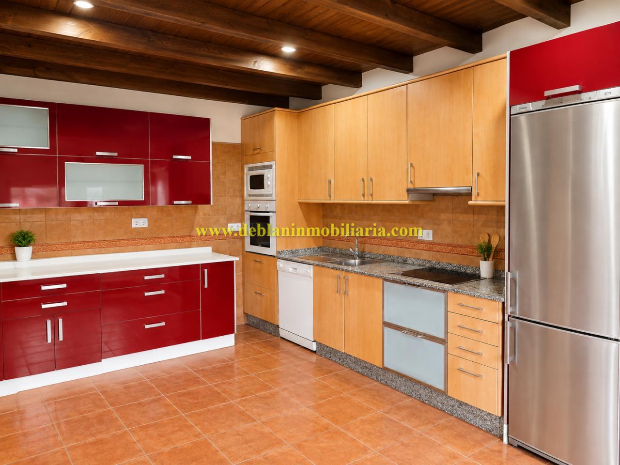 179067195183900046045_179067190569 CHALET DE 202 M2., UBICADO EN LA URBANIZACIÓN POUSA DO BISPO