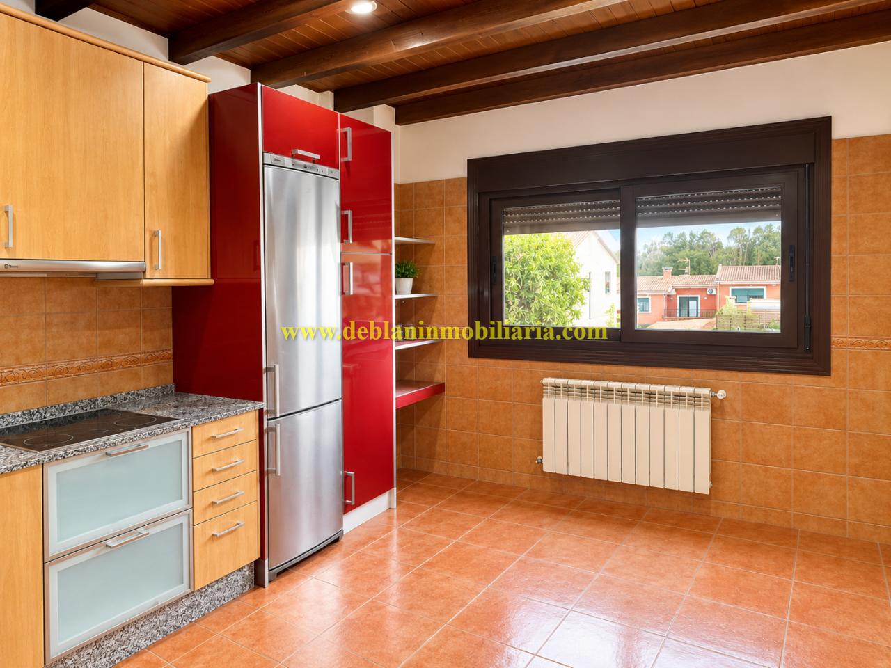 179067195299800046045_179067190571 CHALET DE 202 M2., UBICADO EN LA URBANIZACIÓN POUSA DO BISPO