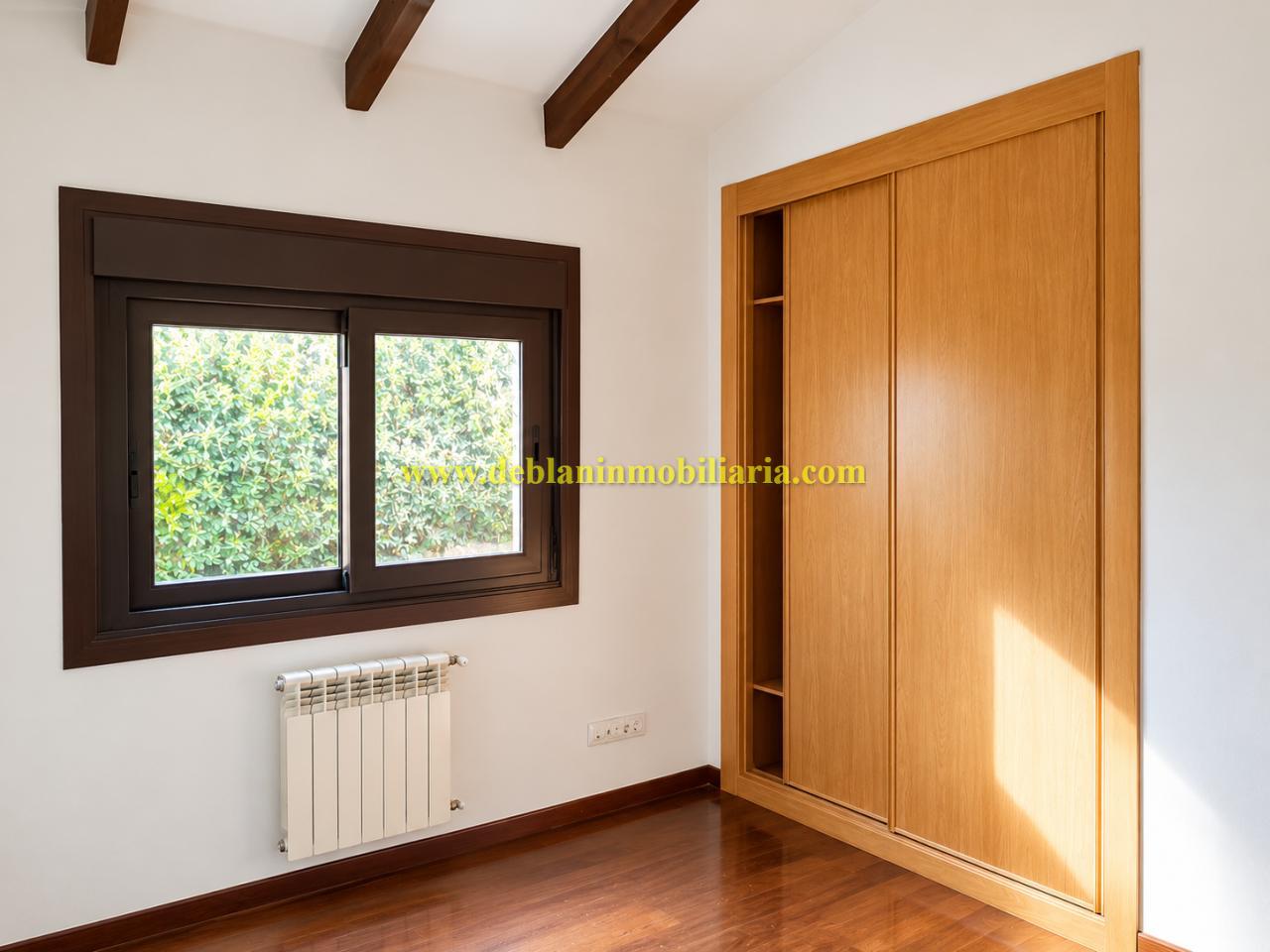 179067195361000046045_179067190577 CHALET DE 202 M2., UBICADO EN LA URBANIZACIÓN POUSA DO BISPO