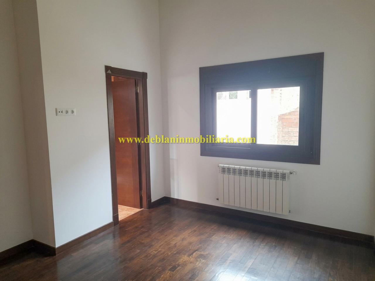 179067195618700046045_179067190586 CHALET DE 202 M2., UBICADO EN LA URBANIZACIÓN POUSA DO BISPO
