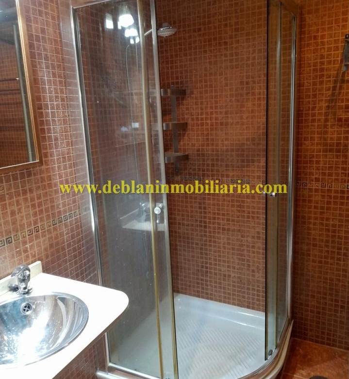 CHALET DE 202 M2.,  UBICADO EN LA URBANIZACIÓN POUSA DO BISPO