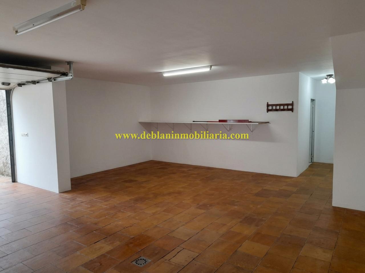 179067196304500046045_179067190617 CHALET DE 202 M2., UBICADO EN LA URBANIZACIÓN POUSA DO BISPO