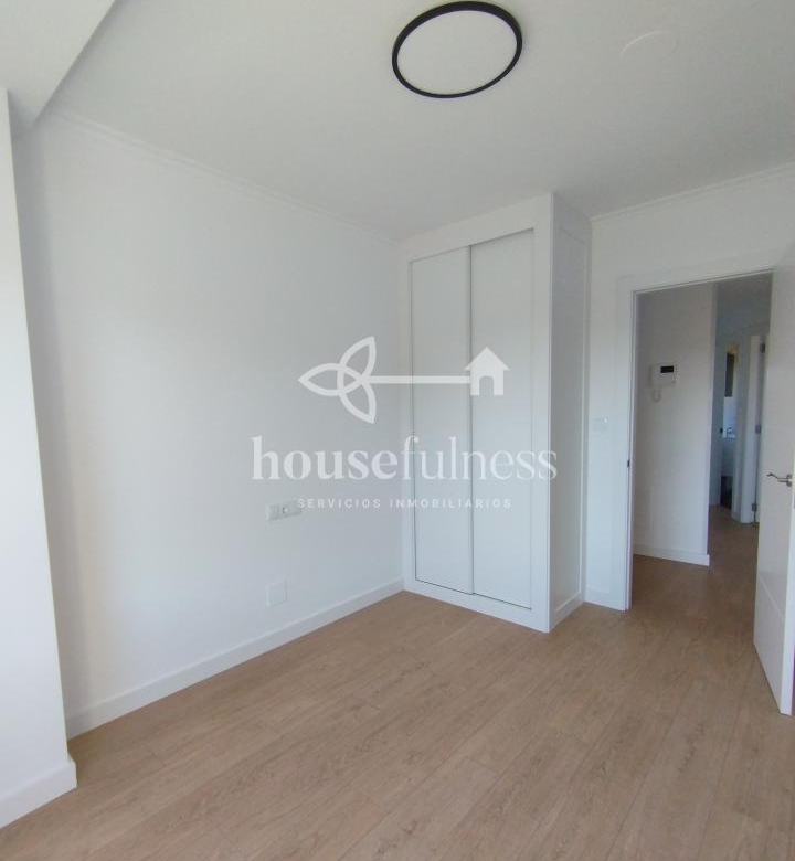 ALQUILER EN CATABOIS – A ESTRENAR – APARTAMENTO CON ASCENSOR Y GARAJE
