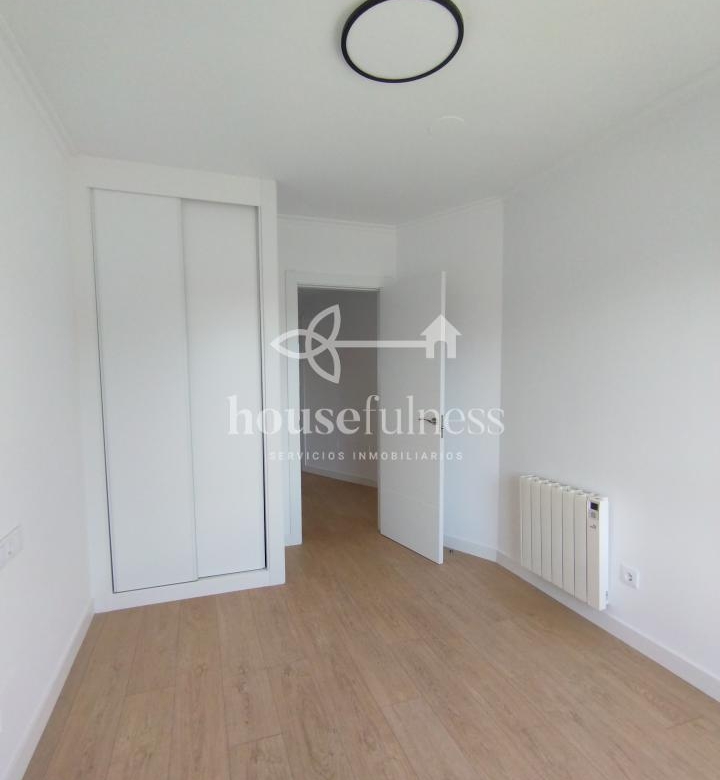 ALQUILER EN CATABOIS – A ESTRENAR – APARTAMENTO CON ASCENSOR Y GARAJE