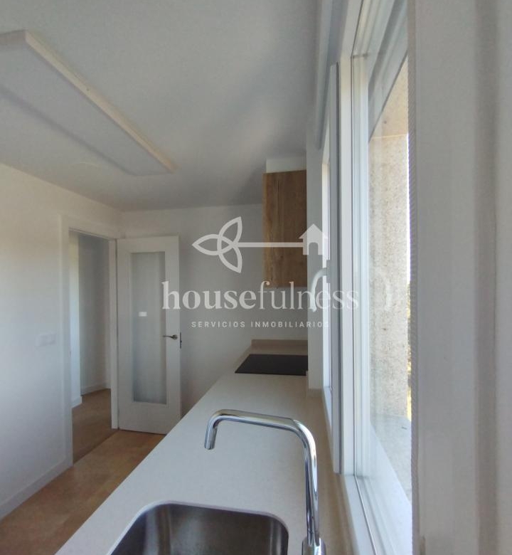 ALQUILER EN CATABOIS – A ESTRENAR – APARTAMENTO CON ASCENSOR Y GARAJE