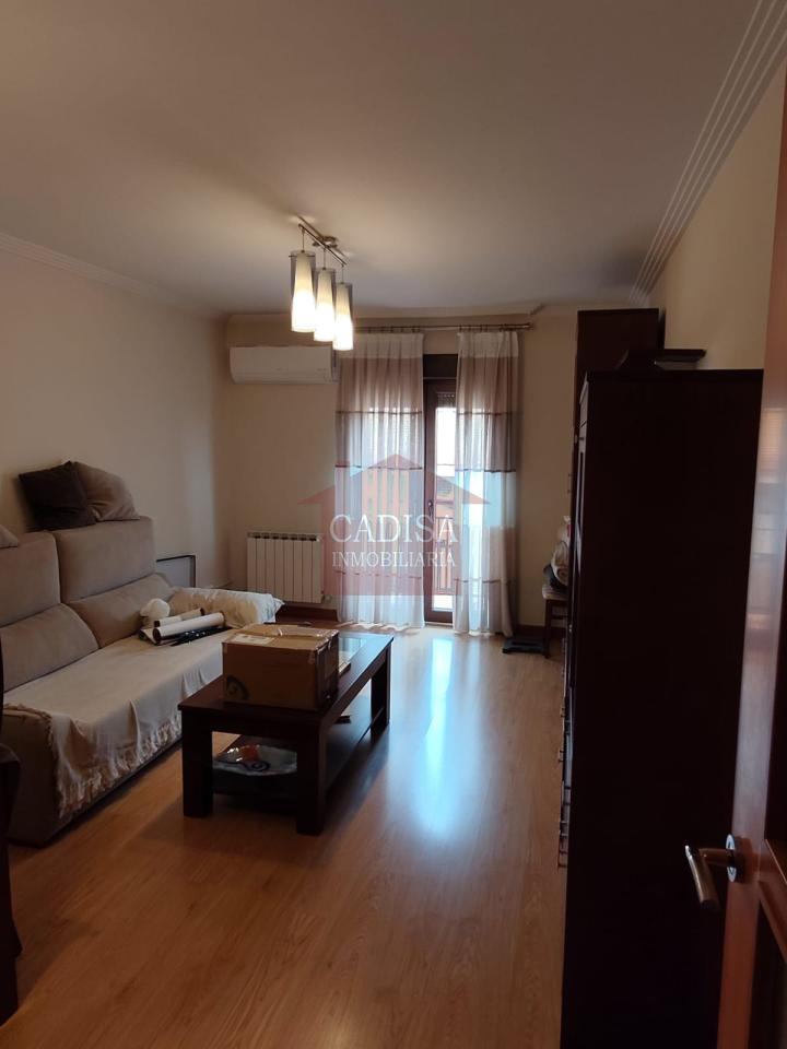 179067705881200173758_179067628121 ALQUILER DE PISO JUNTO A LA PLAZA DEL OESTE.REF:10659