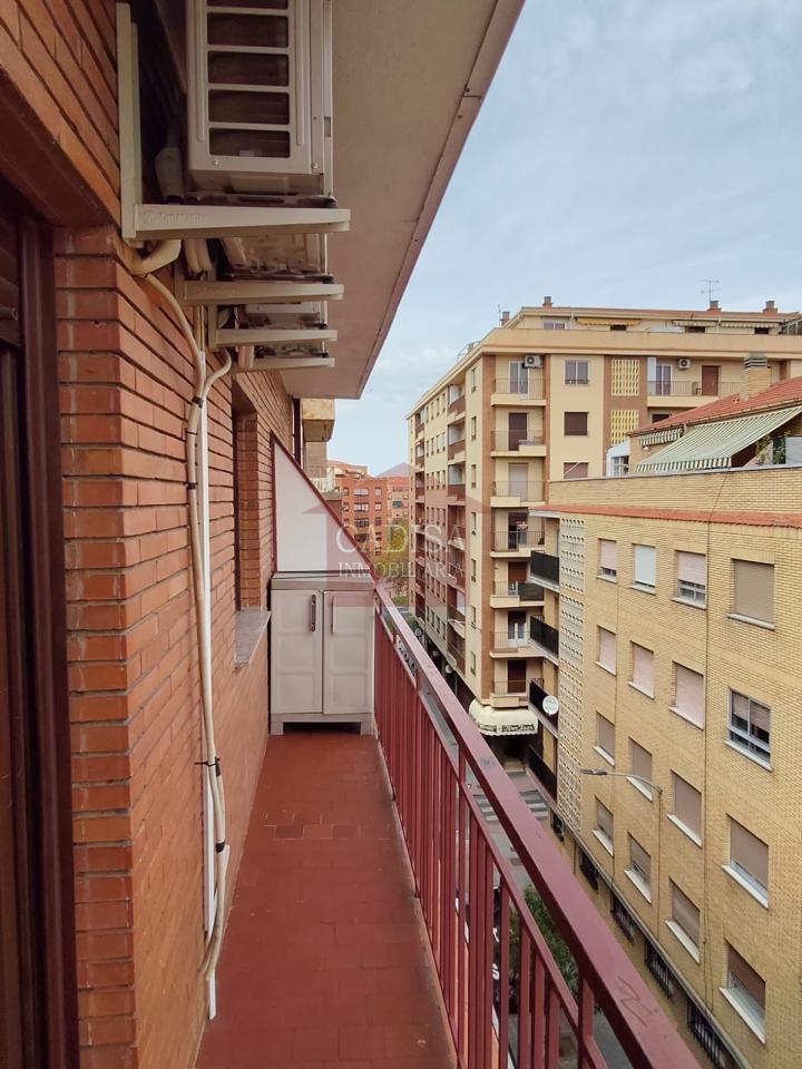 179067706885800173758_179067629481 ALQUILER DE PISO JUNTO A LA PLAZA DEL OESTE.REF:10659