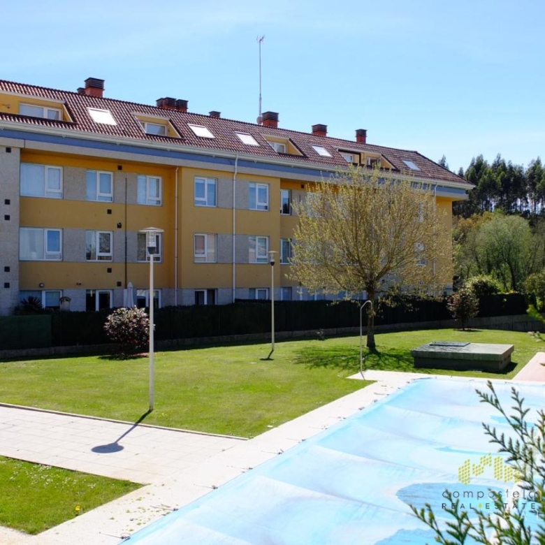 Jardín y terraza propios de la vivienda