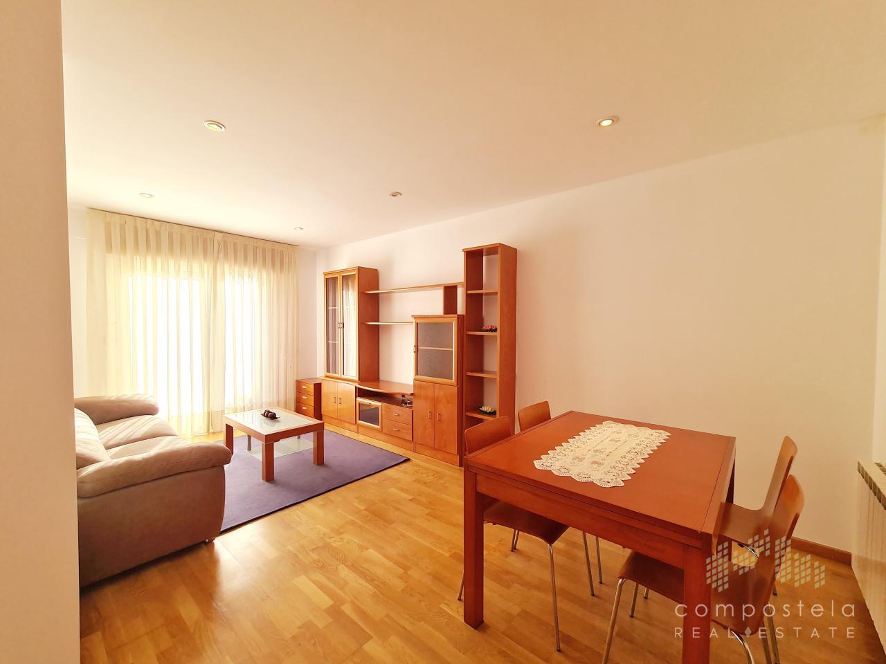 179070197994800172242_178396673952 Jardín y terraza propios de la vivienda