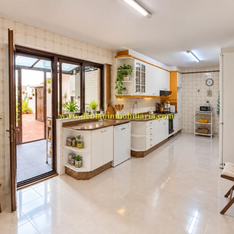 PISO DE 230m2 CON AMPLIA TERRAZA