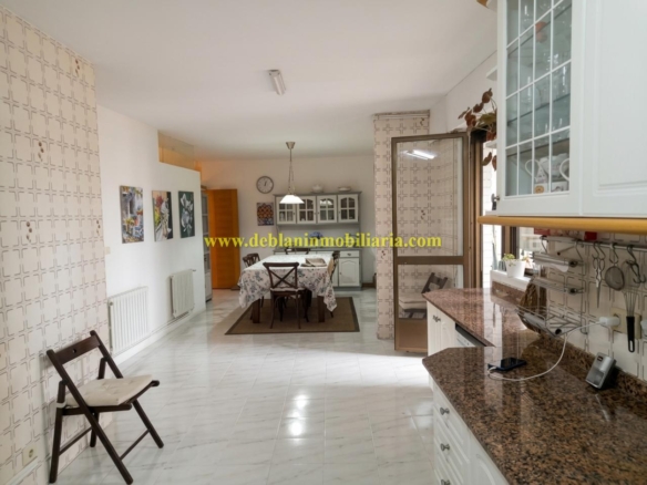 PISO DE 230m2 CON AMPLIA TERRAZA