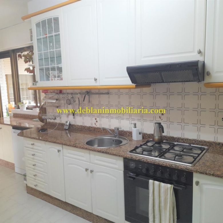 PISO DE 230m2 CON AMPLIA TERRAZA