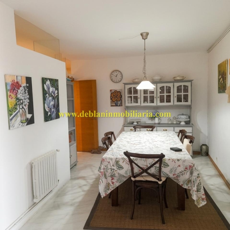 PISO DE 230m2 CON AMPLIA TERRAZA