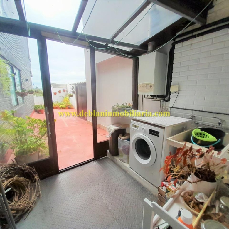 PISO DE 230m2 CON AMPLIA TERRAZA