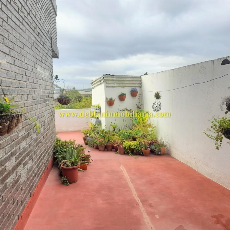 PISO DE 230m2 CON AMPLIA TERRAZA
