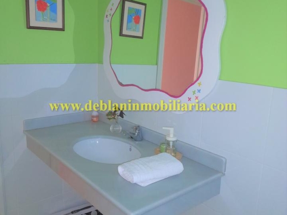 PISO DE 230m2 CON AMPLIA TERRAZA