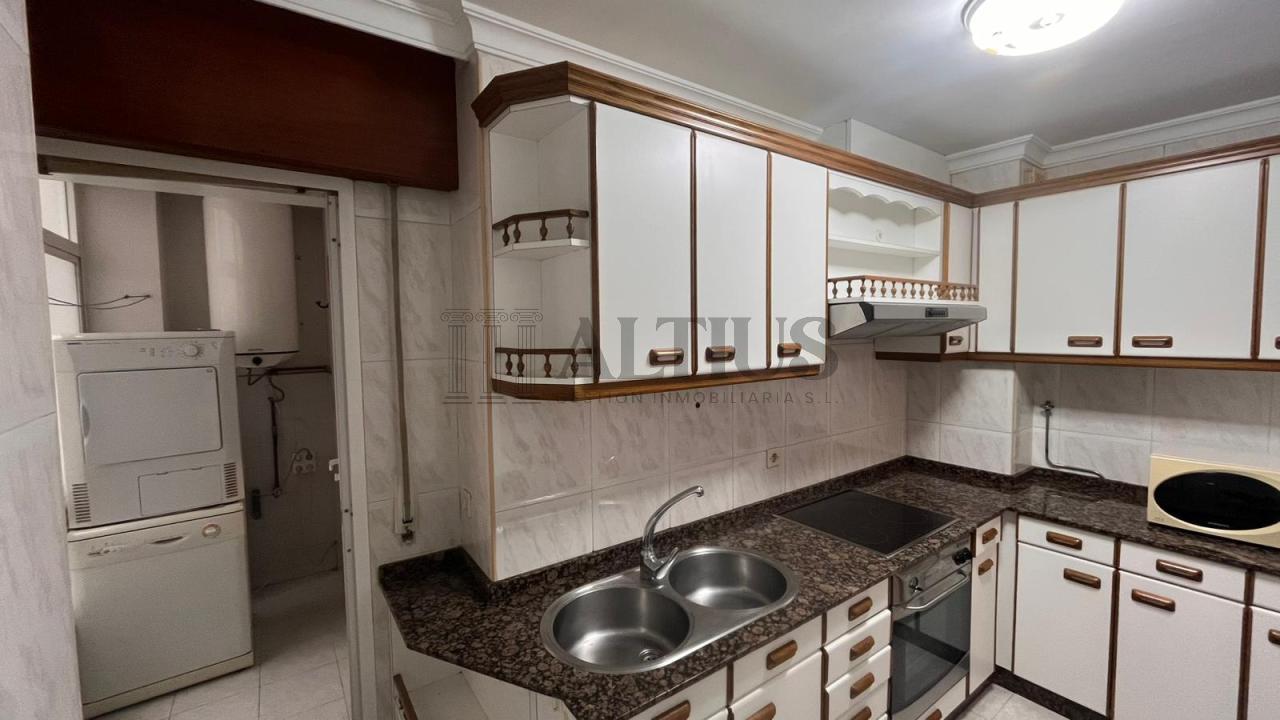179085543007800170395_177607894330 Piso en alquiler- Av. Benito Vigo A estrada
