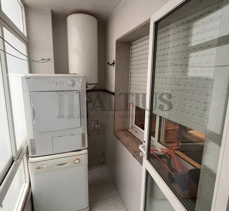 Piso en alquiler-  Av. Benito Vigo A estrada
