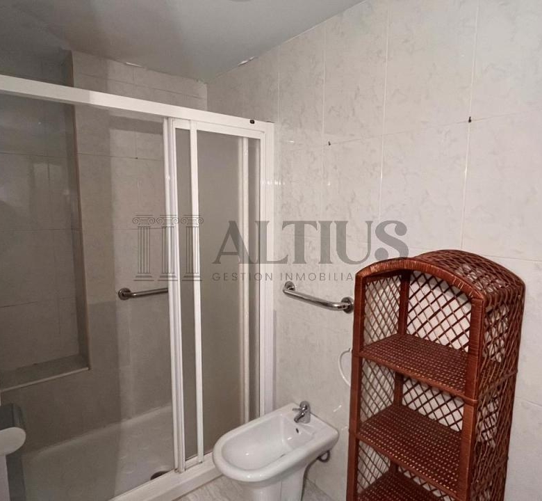Piso en alquiler-  Av. Benito Vigo A estrada
