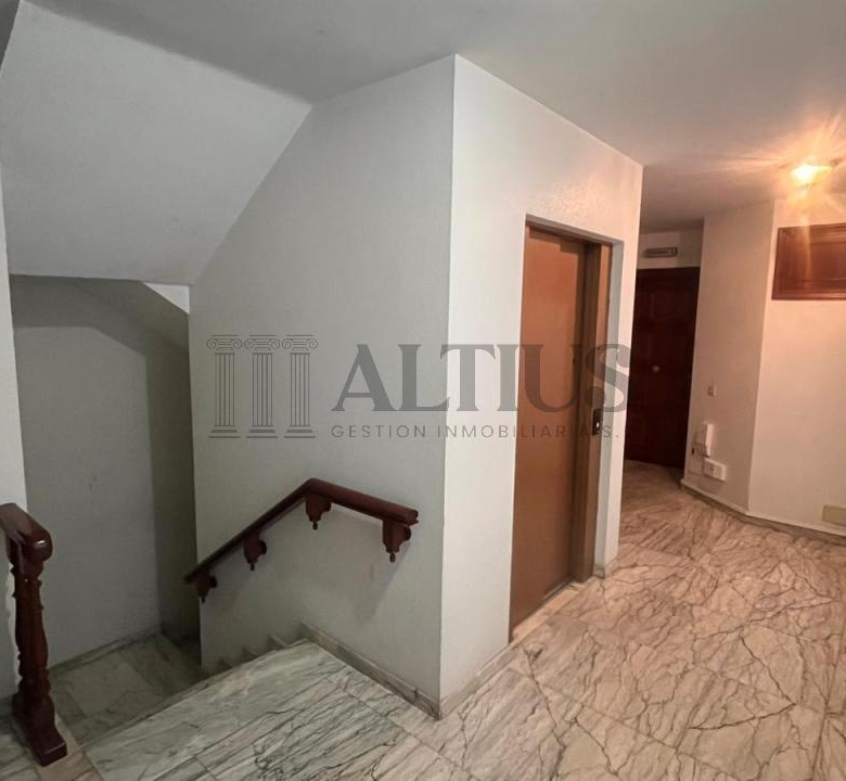 Piso en alquiler-  Av. Benito Vigo A estrada