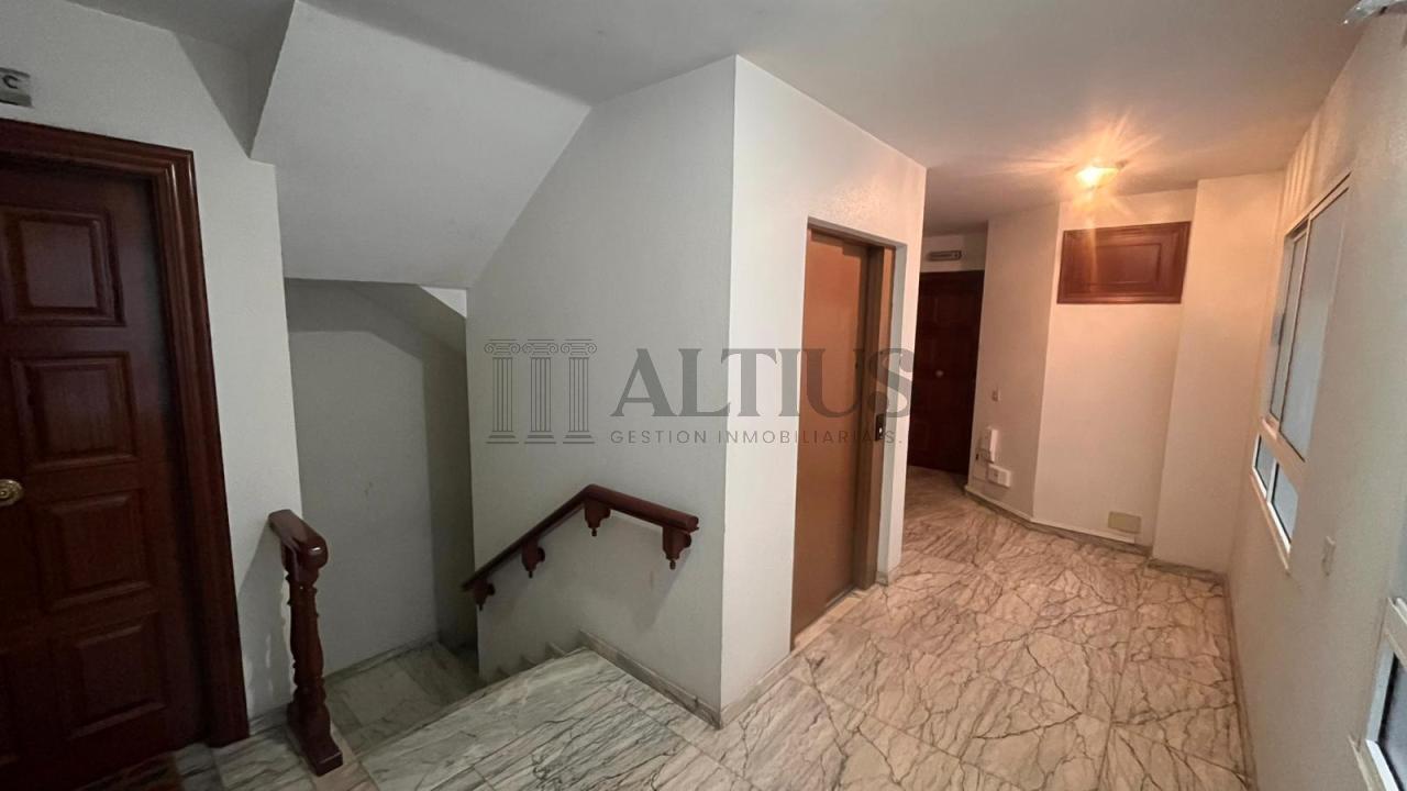 179085543660600170395_177607895711 Piso en alquiler- Av. Benito Vigo A estrada