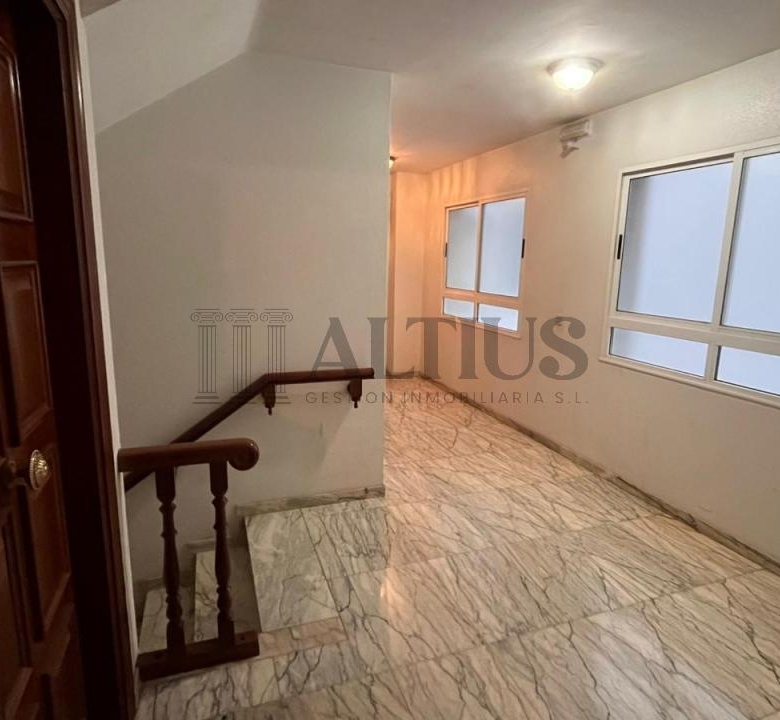 Piso en alquiler-  Av. Benito Vigo A estrada
