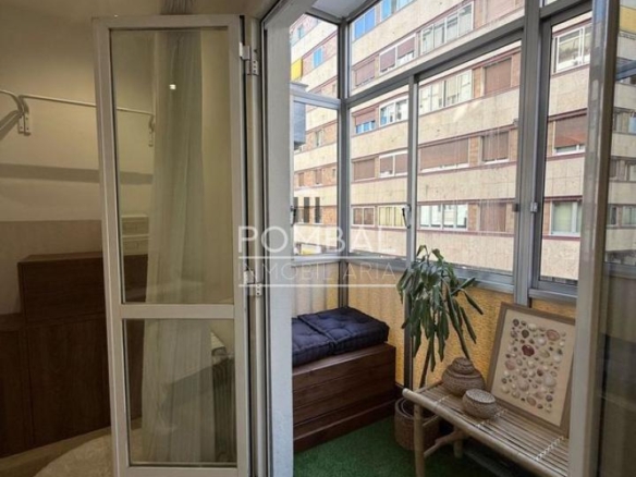 PISO REFORMADO CON TERRAZA CUBIERTA EN AVENIDA DE BUENOS AIRES
