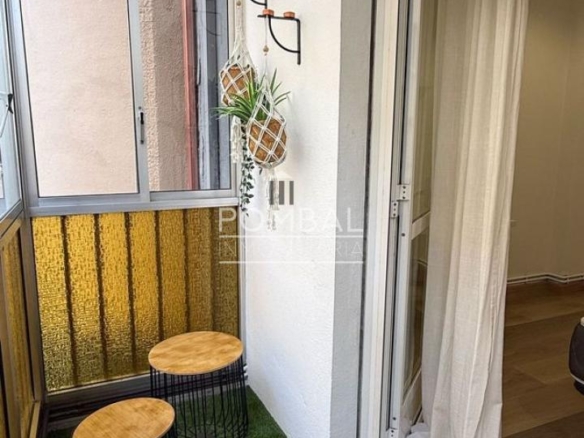PISO REFORMADO CON TERRAZA CUBIERTA EN AVENIDA DE BUENOS AIRES