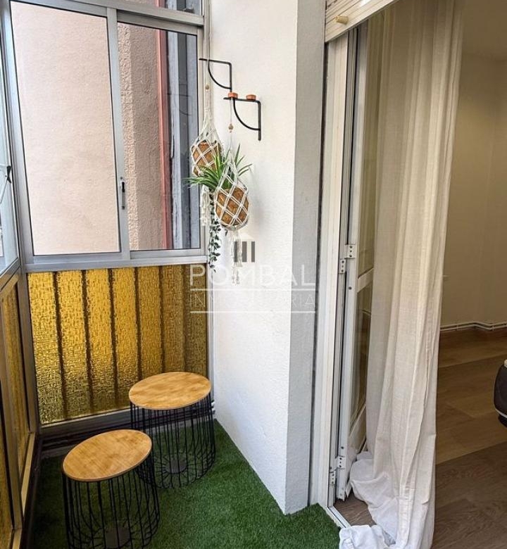PISO REFORMADO CON TERRAZA CUBIERTA EN AVENIDA DE BUENOS AIRES