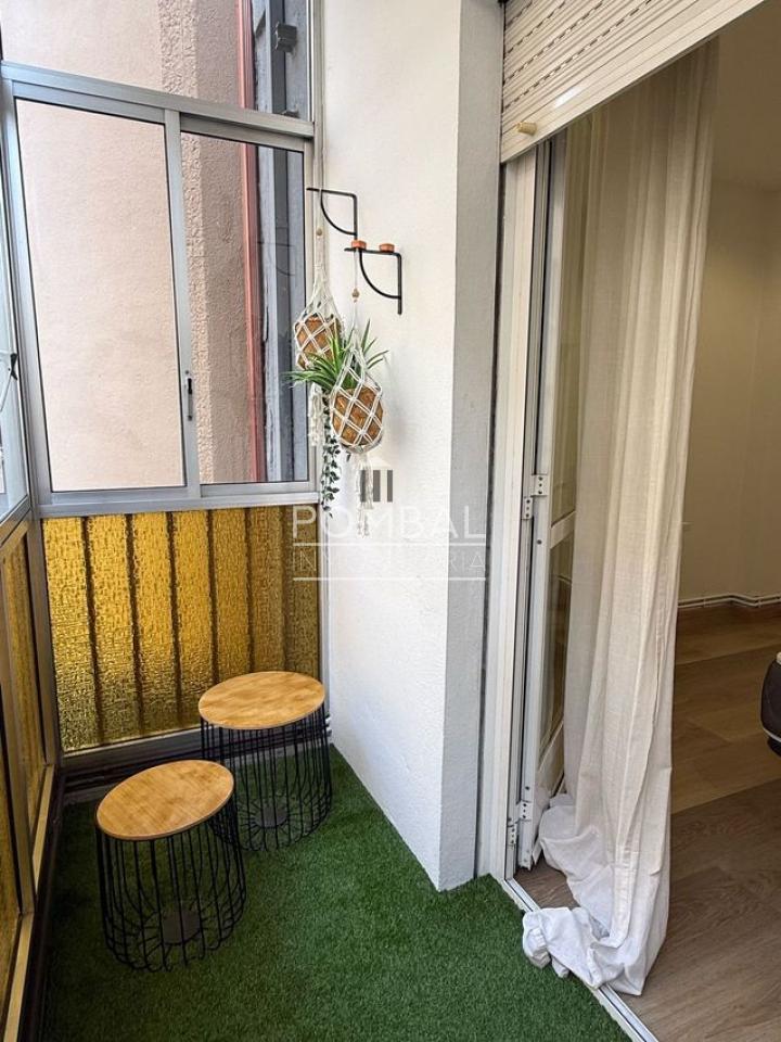 PISO REFORMADO CON TERRAZA CUBIERTA EN AVENIDA DE BUENOS AIRES