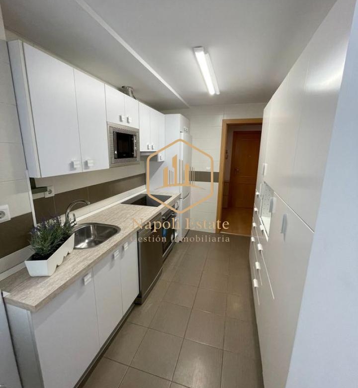 AMPLIO Y LUMINOSO PISO EN ALQUILER – OLLETAS, MÁLAGA