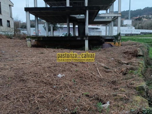 CHALET EN CONSTRUCCION EN CANGAS, ZONA PISTA DE ATLETISMO