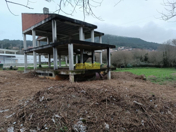 CHALET EN CONSTRUCCION EN CANGAS, ZONA PISTA DE ATLETISMO