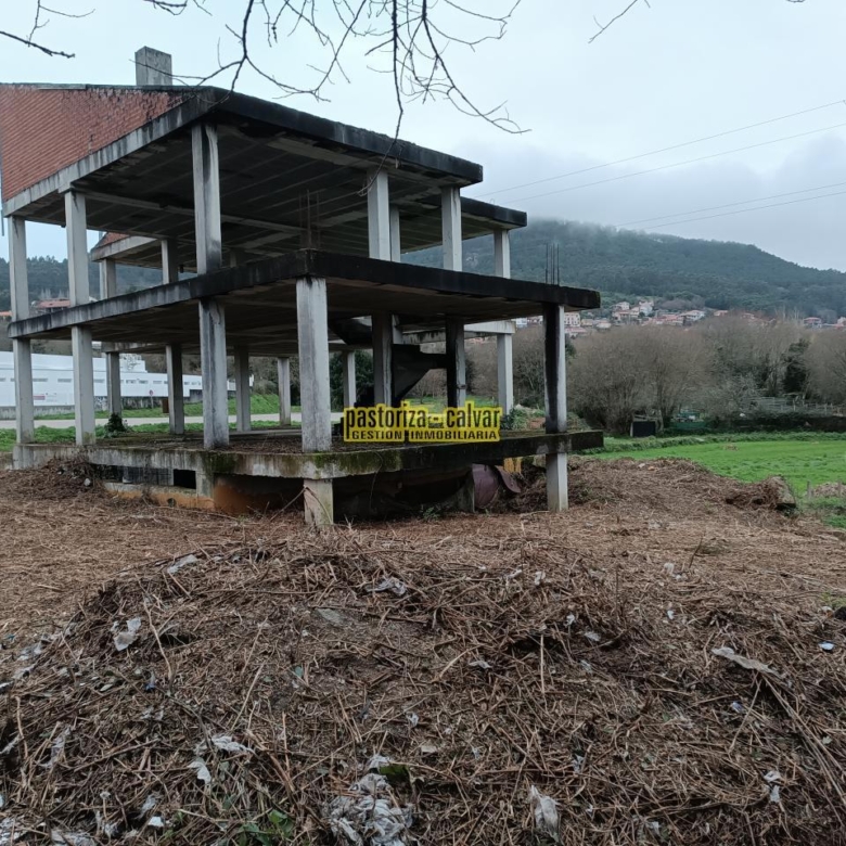 CHALET EN CONSTRUCCION EN CANGAS, ZONA PISTA DE ATLETISMO