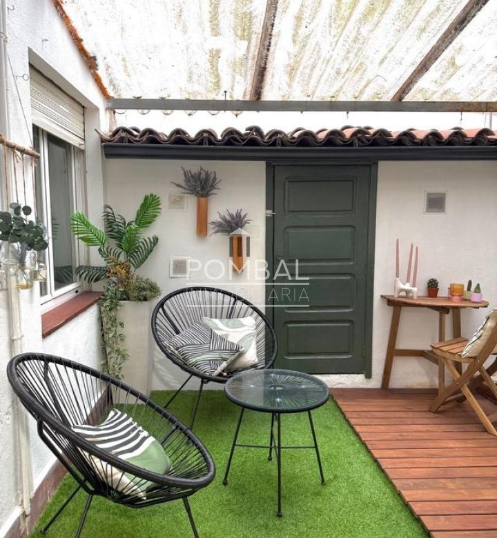 PISO REFORMADO CON TERRAZA CUBIERTA EN AVENIDA DE BUENOS AIRES