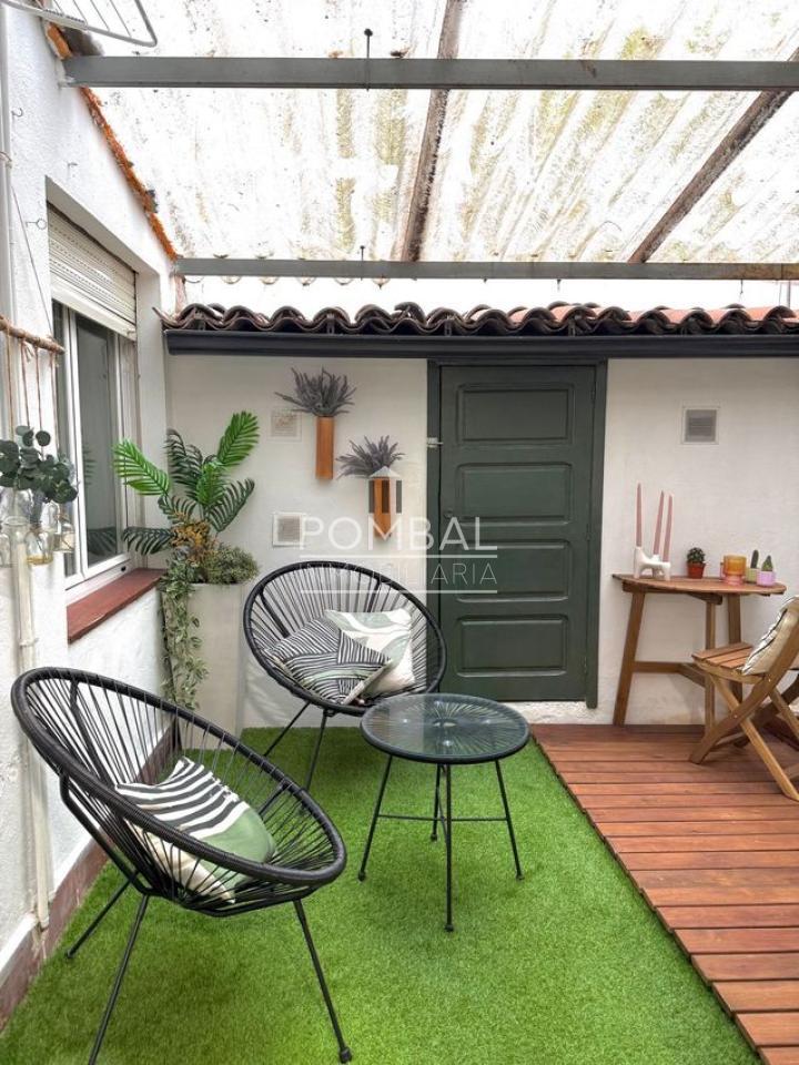 PISO REFORMADO CON TERRAZA CUBIERTA EN AVENIDA DE BUENOS AIRES