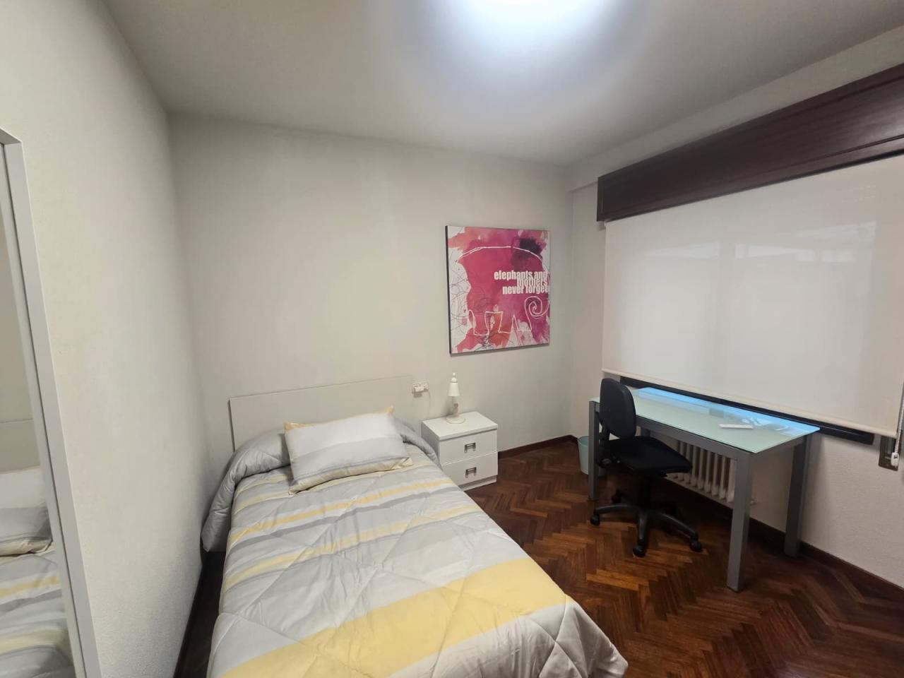 Habitacion con todos los servivios incluidos en el centro de Ourense