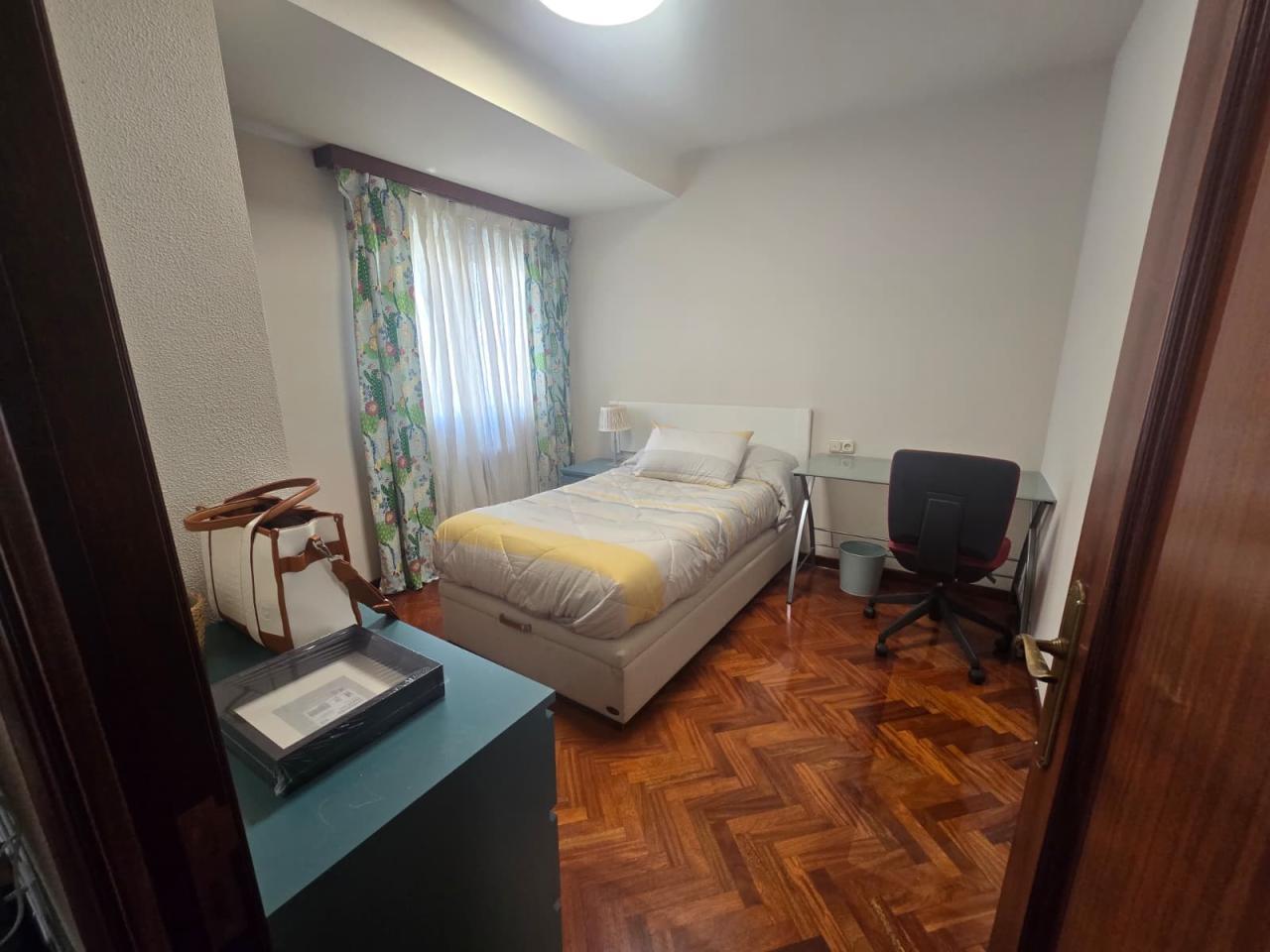 Habitacion con todos los servivios incluidos en el centro de Ourense