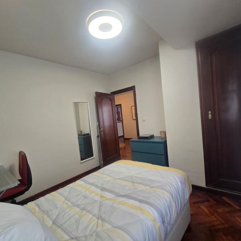 Habitacion con todos los servivios incluidos en el centro de Ourense