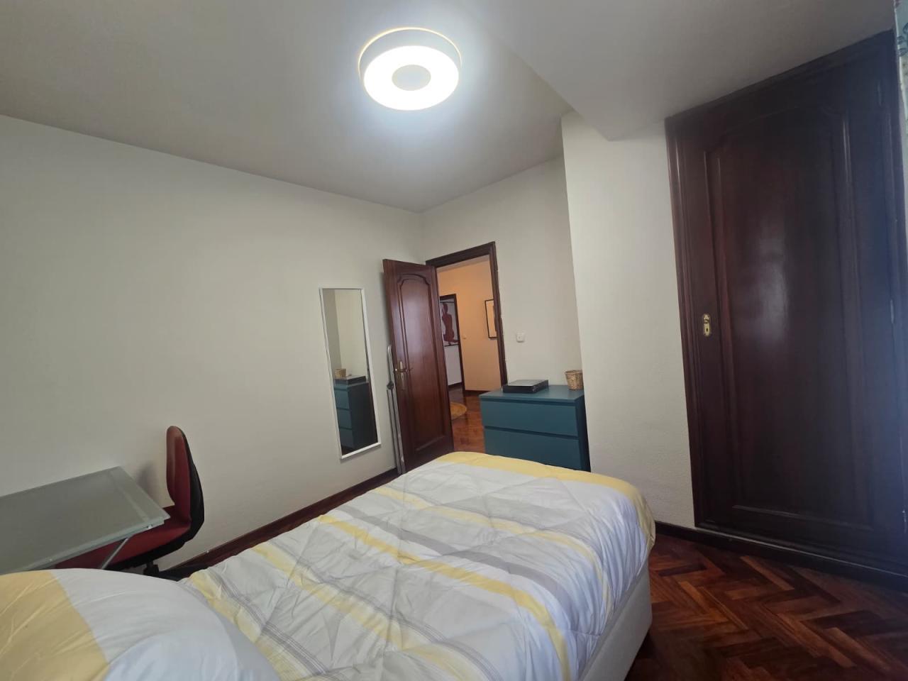 Habitacion con todos los servivios incluidos en el centro de Ourense