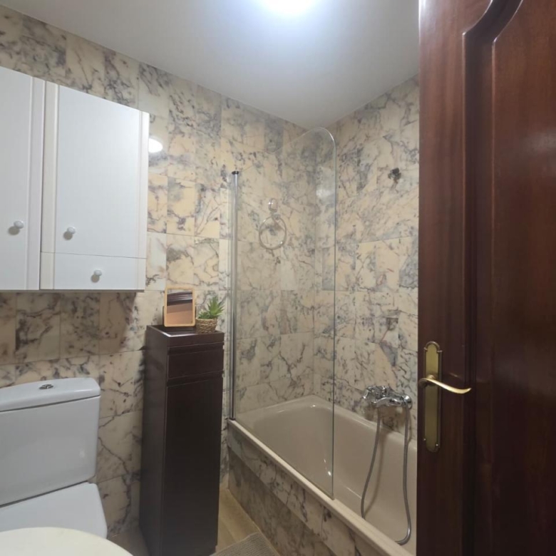 Habitacion con todos los servivios incluidos en el centro de Ourense