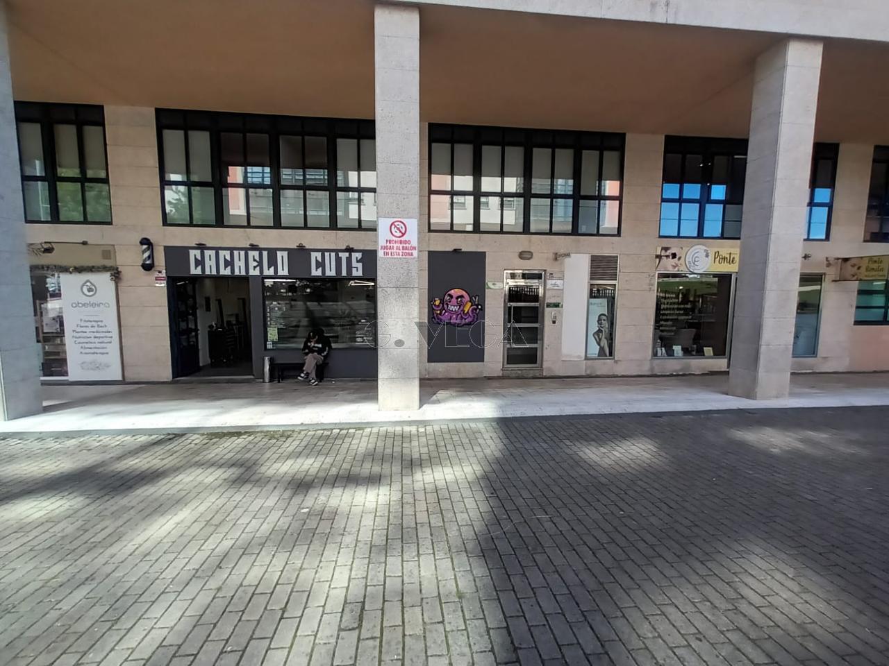 179130390660100029782_179130372255 Oficina con cuatro despachos.