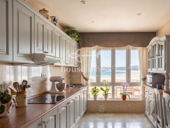 ÚNICA Y EXCLUSIVA VIVIENDA EN PRIMERA LÍNEA DE PLAYA EN VALDOVIÑO , A CORUÑA