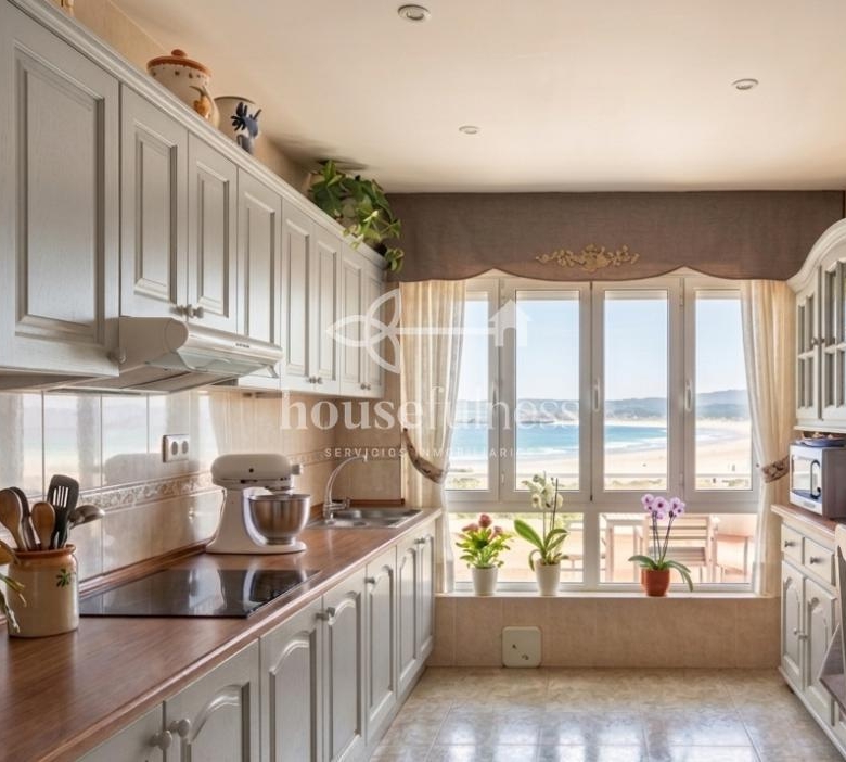 ÚNICA Y EXCLUSIVA VIVIENDA EN PRIMERA LÍNEA DE PLAYA EN VALDOVIÑO , A CORUÑA